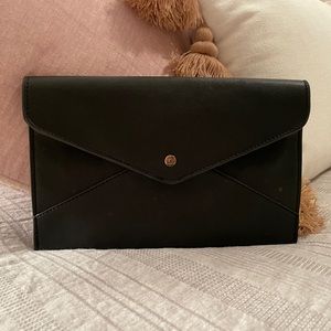 DN envelope clutch